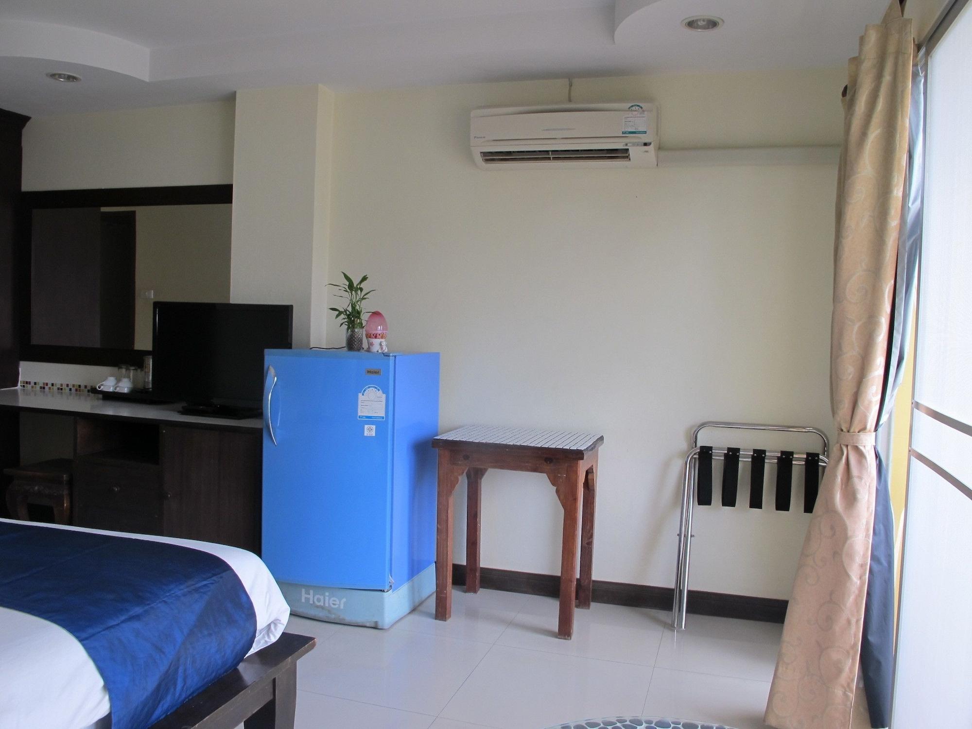 Pius Place Pattaya Exterior photo