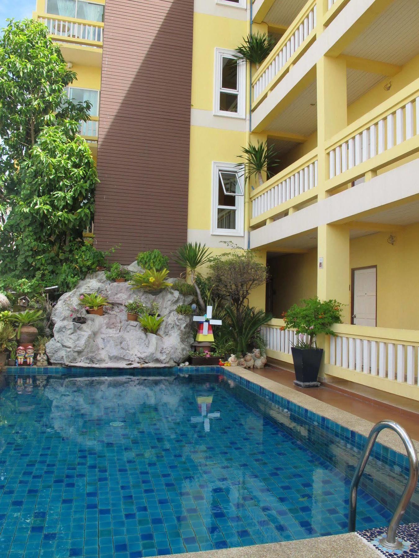Pius Place Pattaya Exterior photo